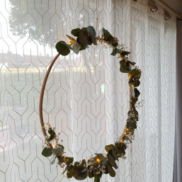 Atelier créatif DIY couronne de Noël eucalyptus à côté d'Amiens